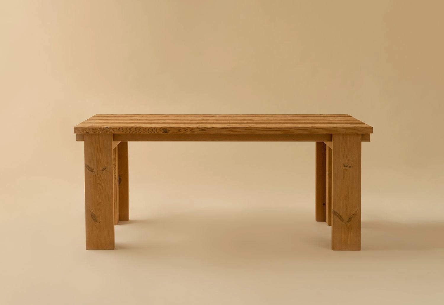 013 Osa Outdoor Dining Table