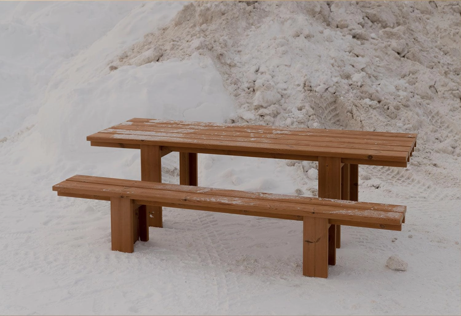 013 Osa Outdoor Dining Table