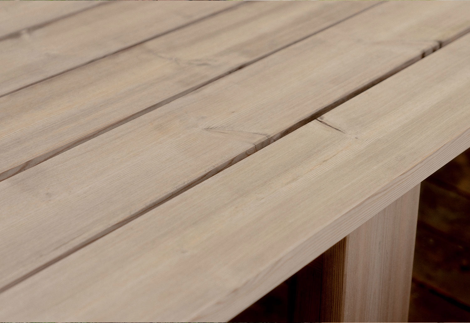 013 Osa Outdoor Dining Table