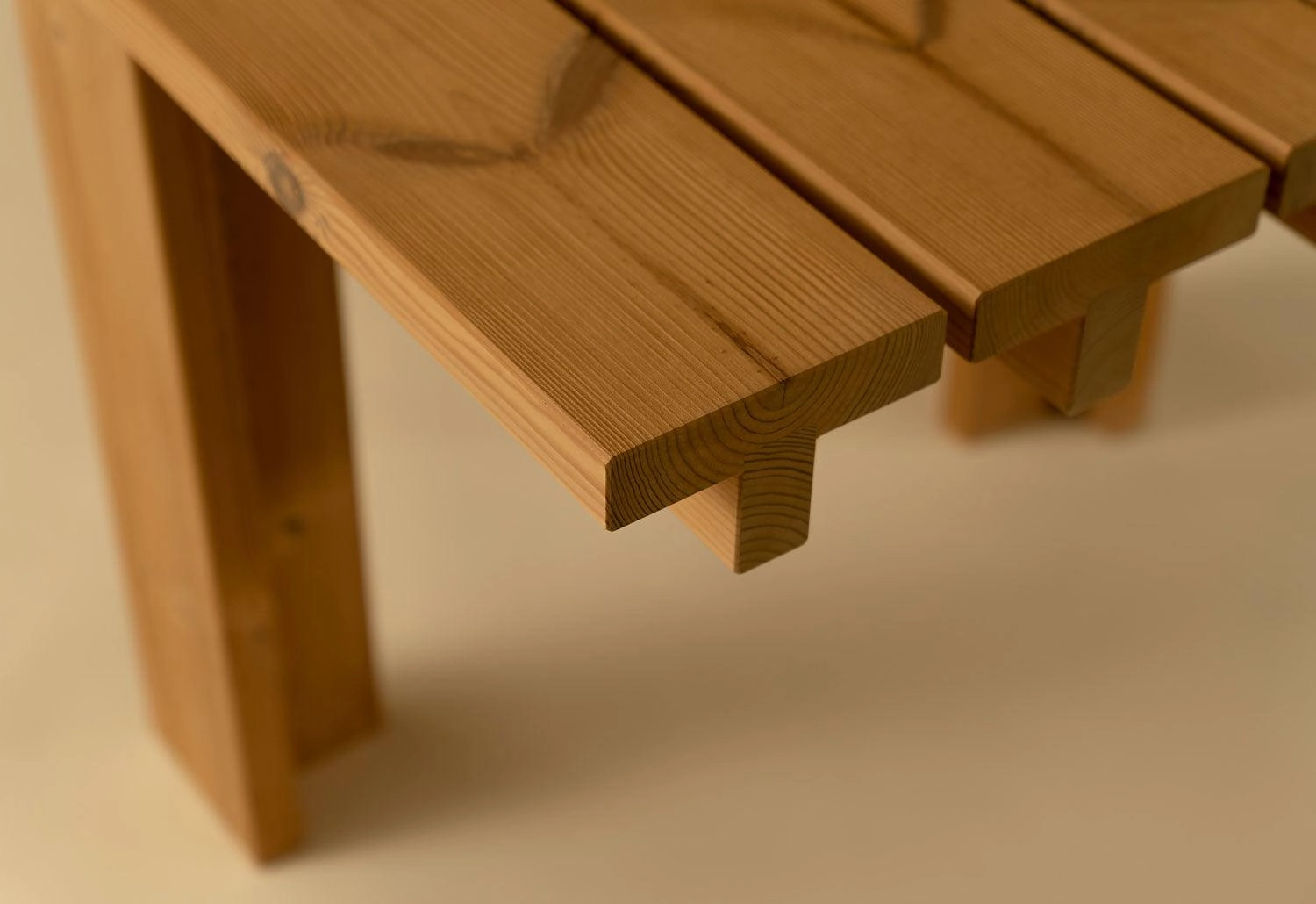 013 Osa Outdoor Dining Table