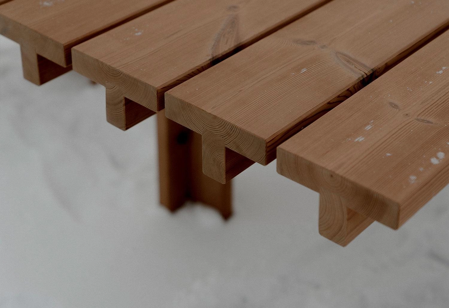 013 Osa Outdoor Dining Table
