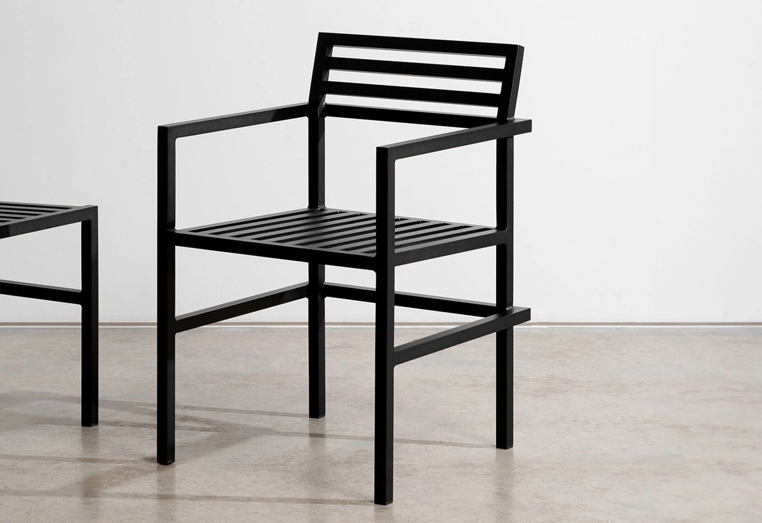 19 Outdoors Dining Armchair