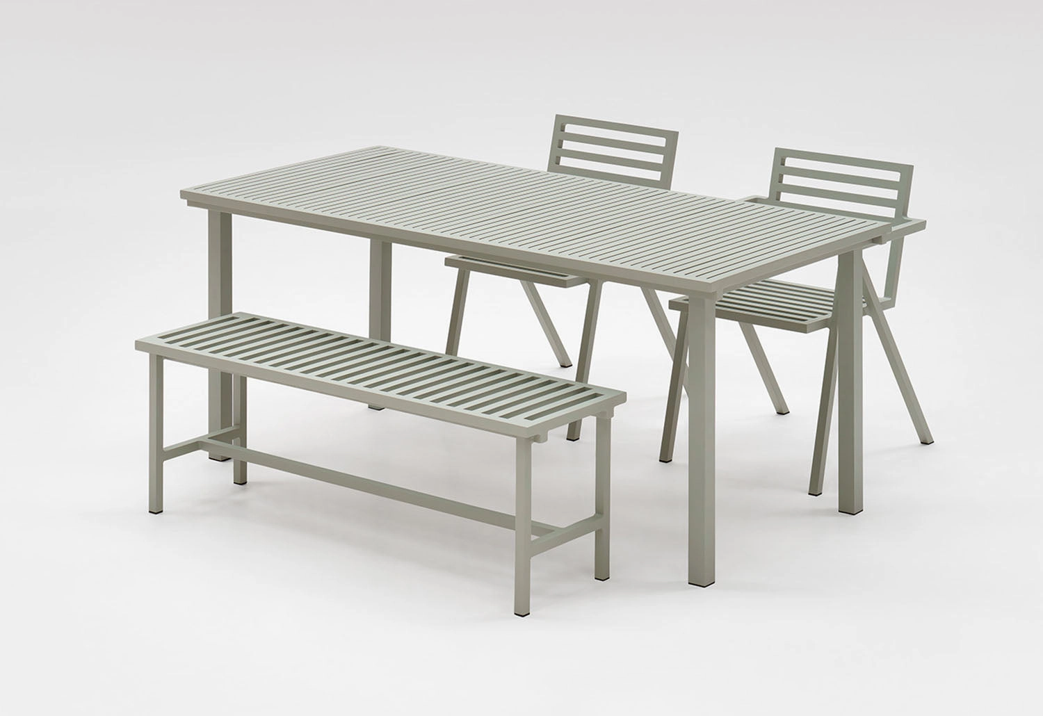 19 Outdoors Dining Table