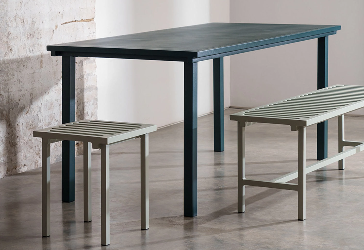 19 Outdoors Dining Table