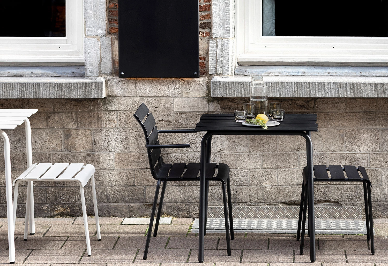 Aligned Table | Square