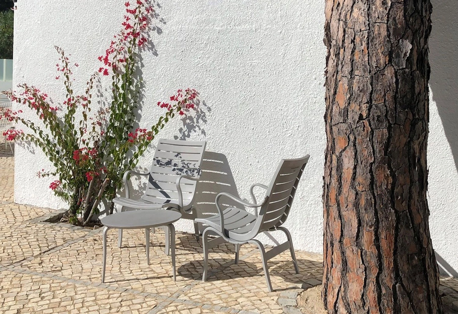 Annika Round Aluminium Table