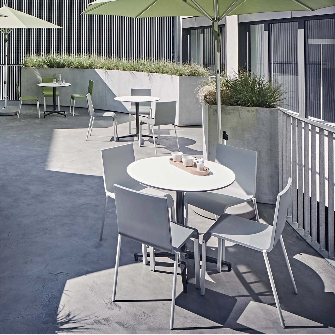 Bistro Standup Table - Round - Outdoor