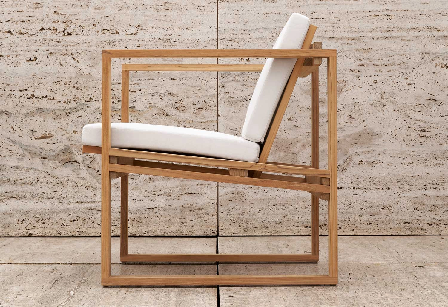 BK11 Lounge Chair
