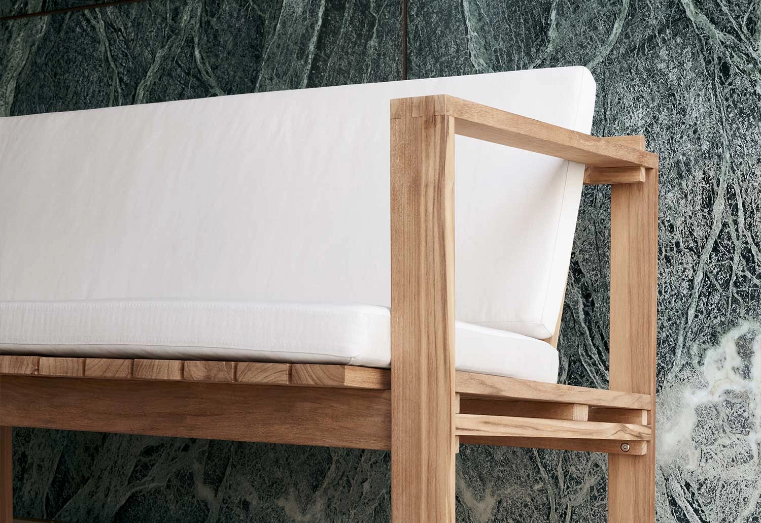 BK12 Lounge Sofa