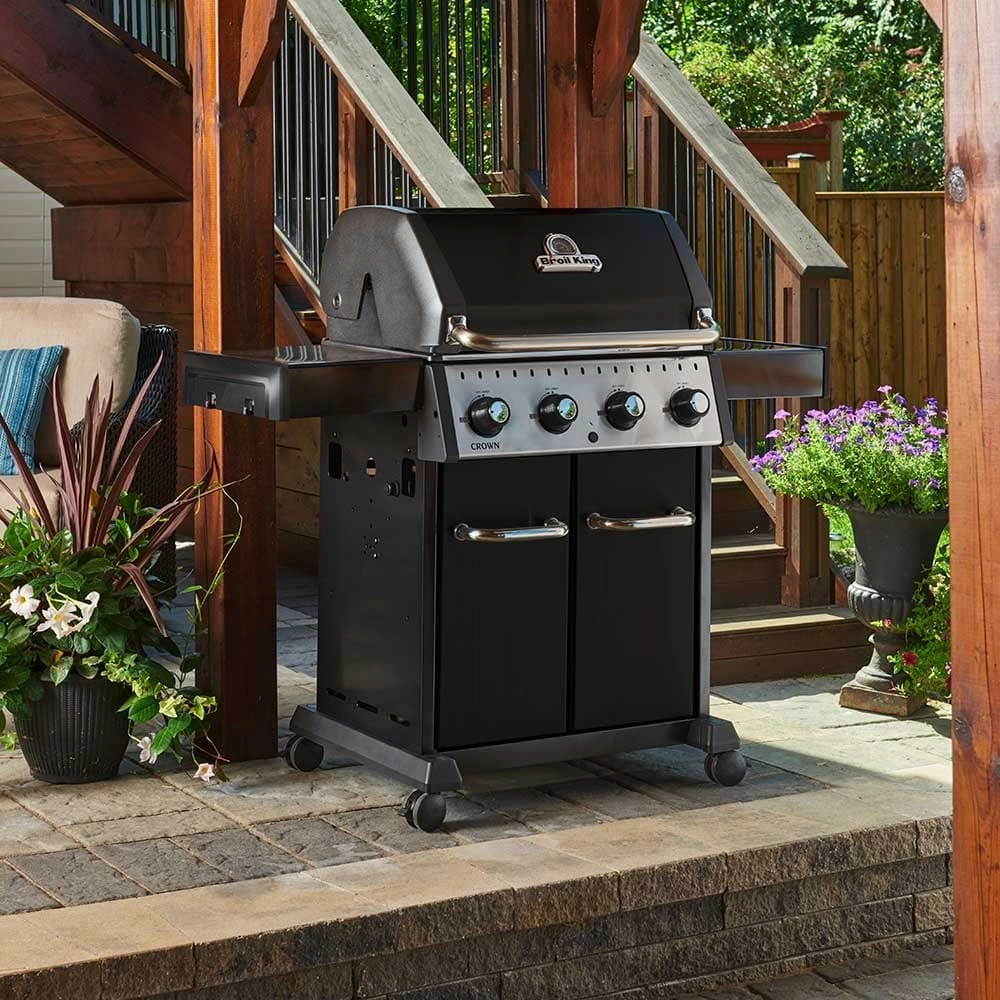 Broil King Crown 420 Gas Grill with 4 Stainless Steel Dual-Tube Burners