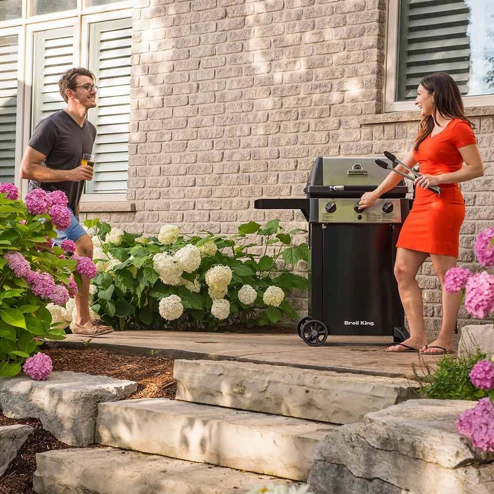 Broil King Gem 310 Gas Grill Liquid Propane - 814154