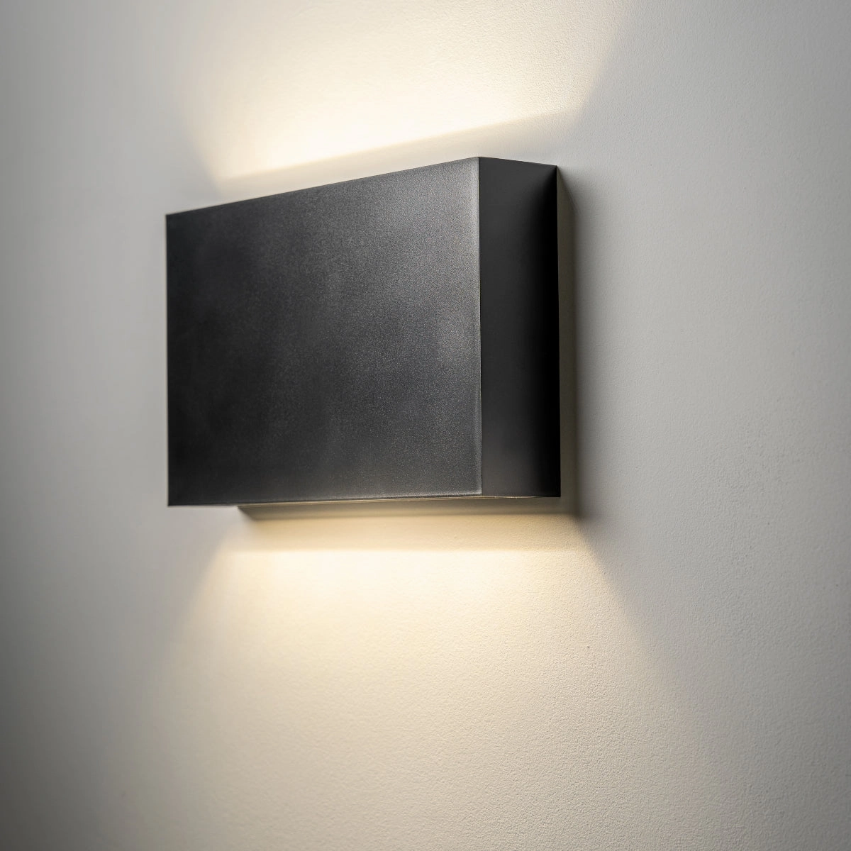 CGC DONNA Black Slim LED Outdoor Wall Light Up and Down 4000k Natural White IP65Weatherproof outdoor lighting