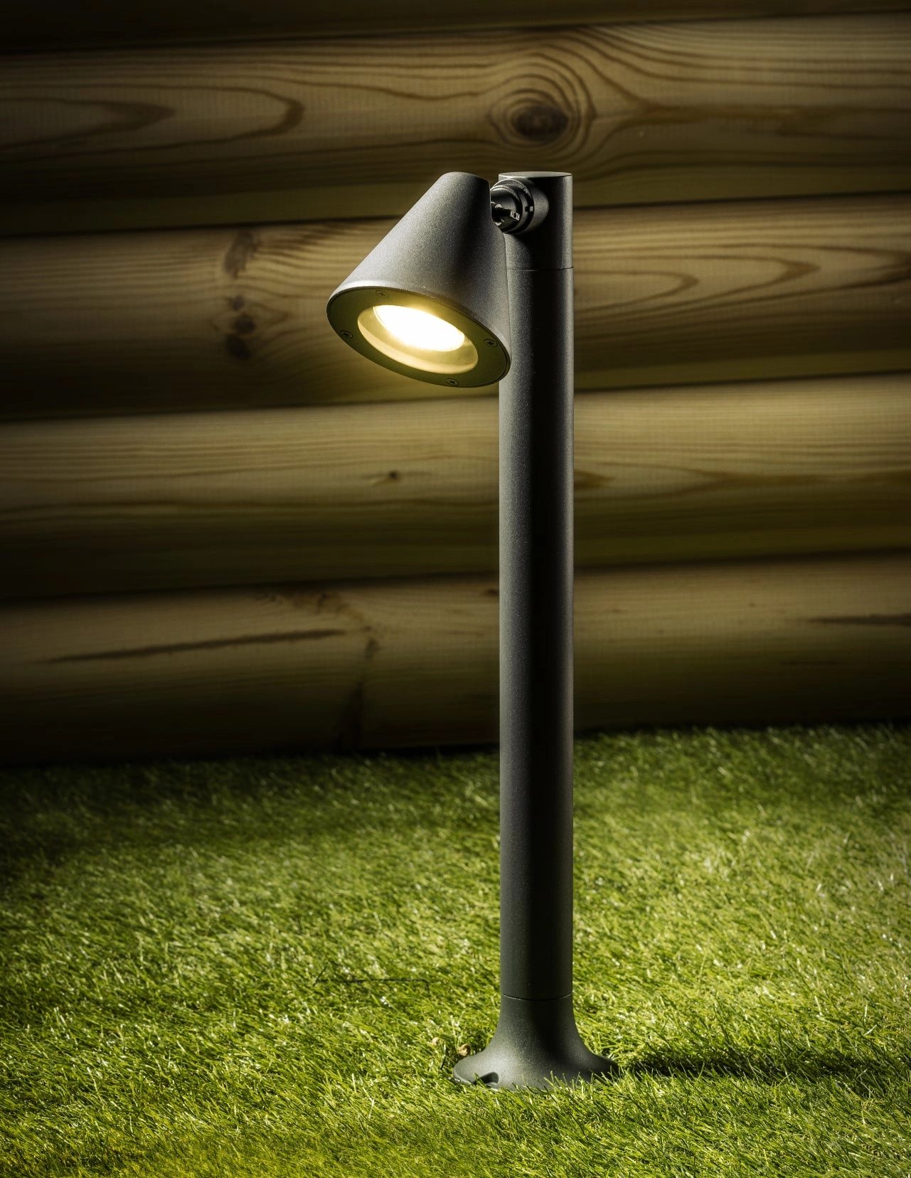 CGC MOLLY Dark Grey Cone Large Post Light