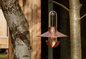 De Luxe Bird FeederDurable outdoor patio accessories