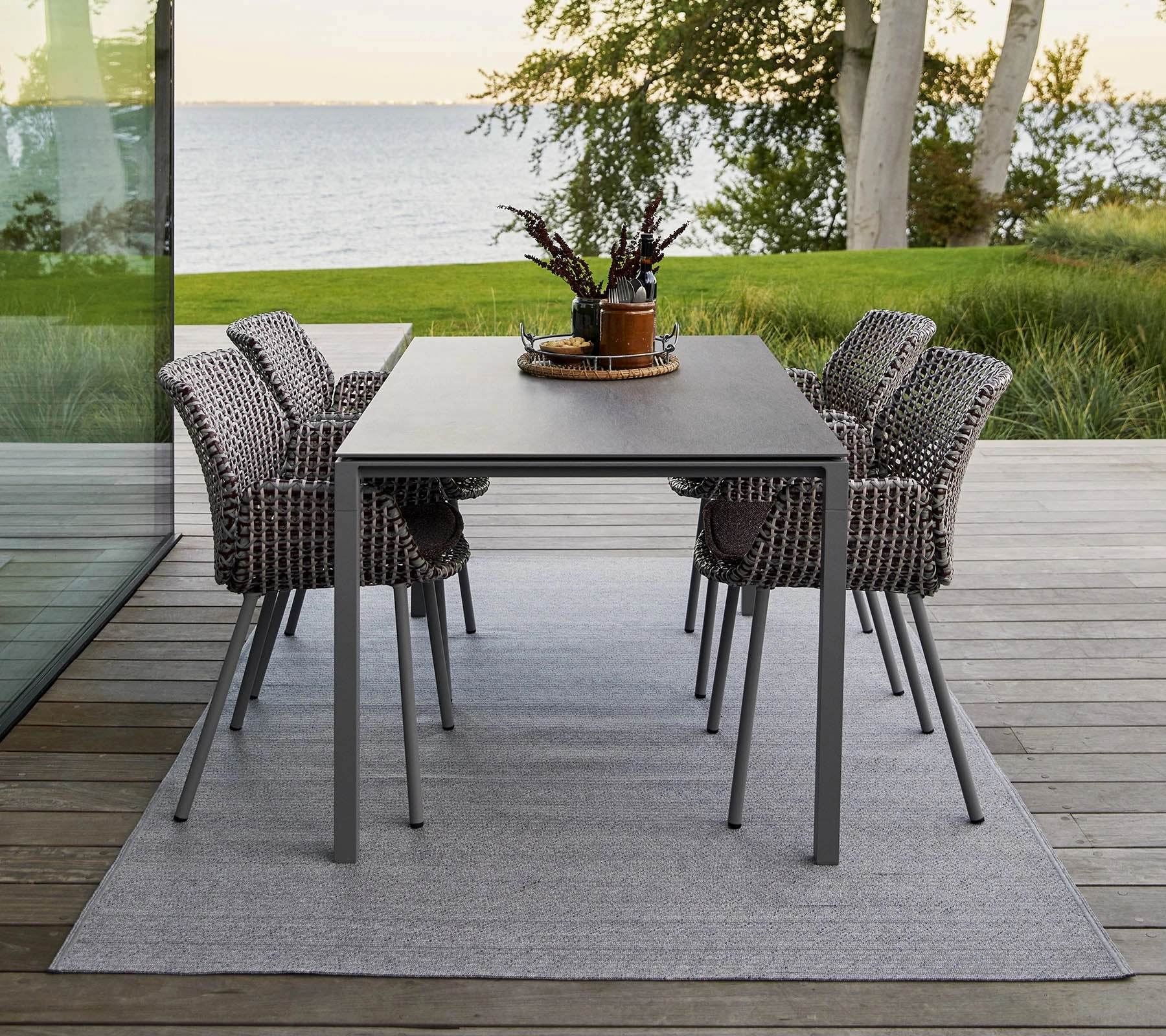 Dot rug, 240x170 cm
