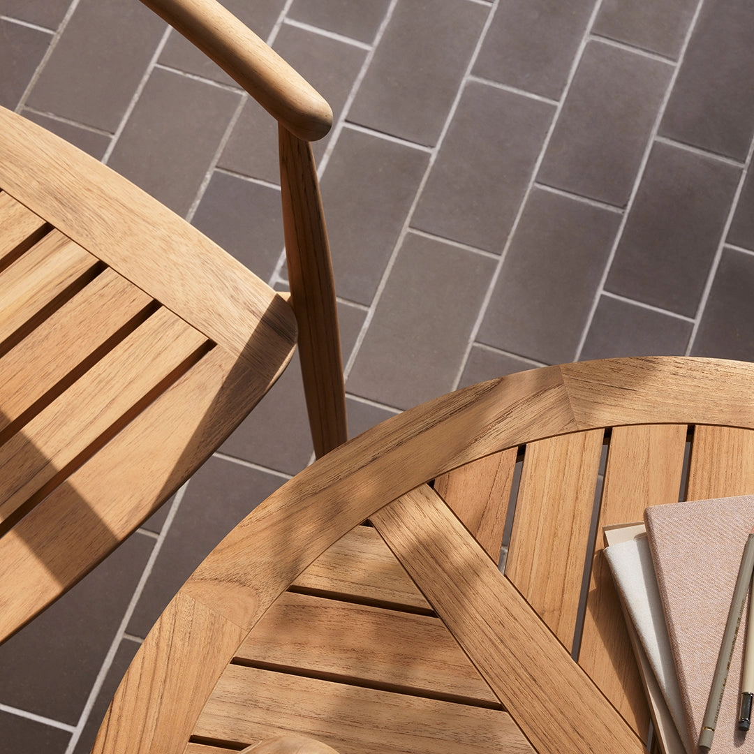 E022 Embrace Outdoor Table