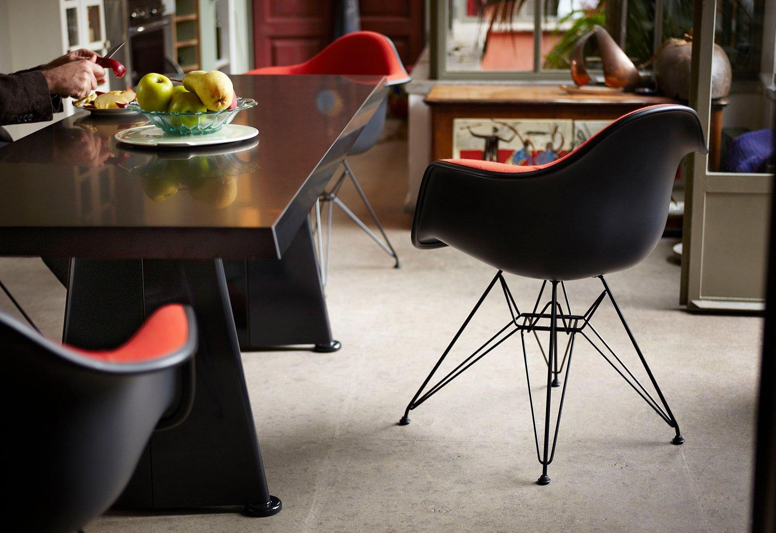 Eames RE DAR Armchair