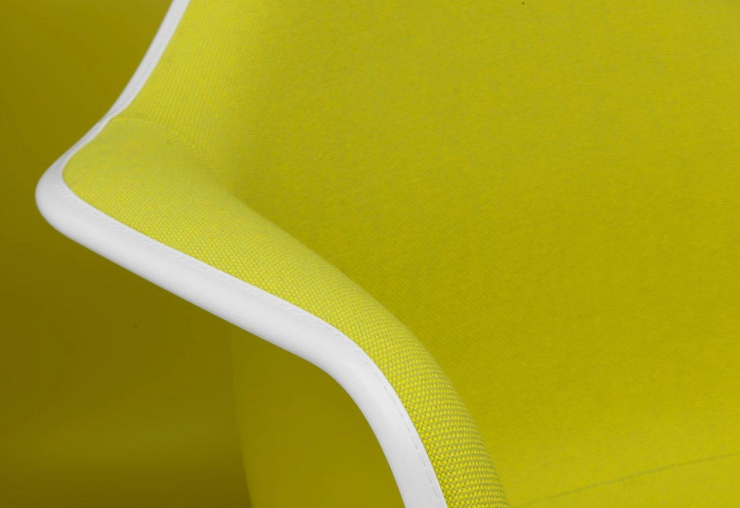 Eames RE DAX Armchair