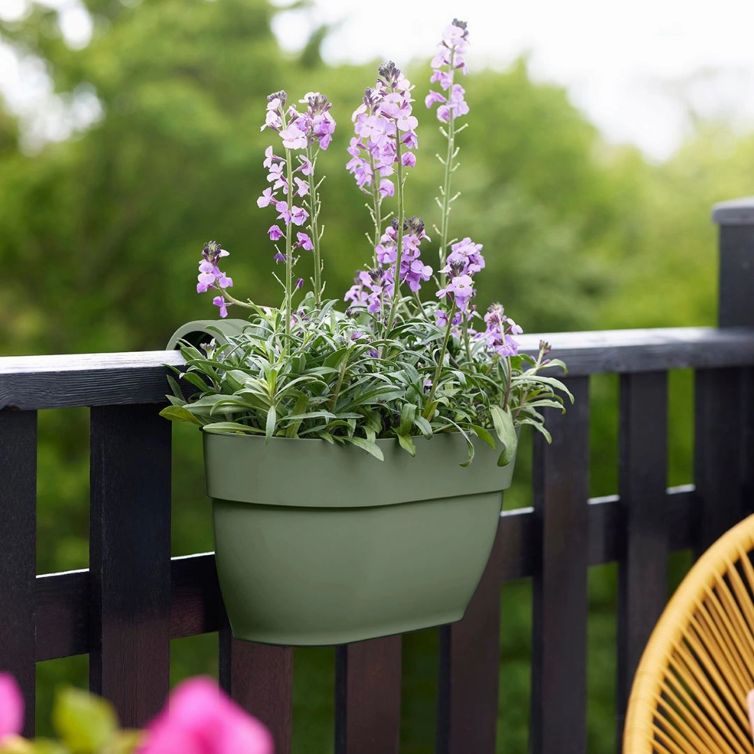 Elho Vibia Campana Easy Hanger Medium hanging garden planters for small spaces