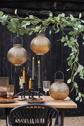 Extendable Up & Over Table Clampoutdoor garden decorative ornaments