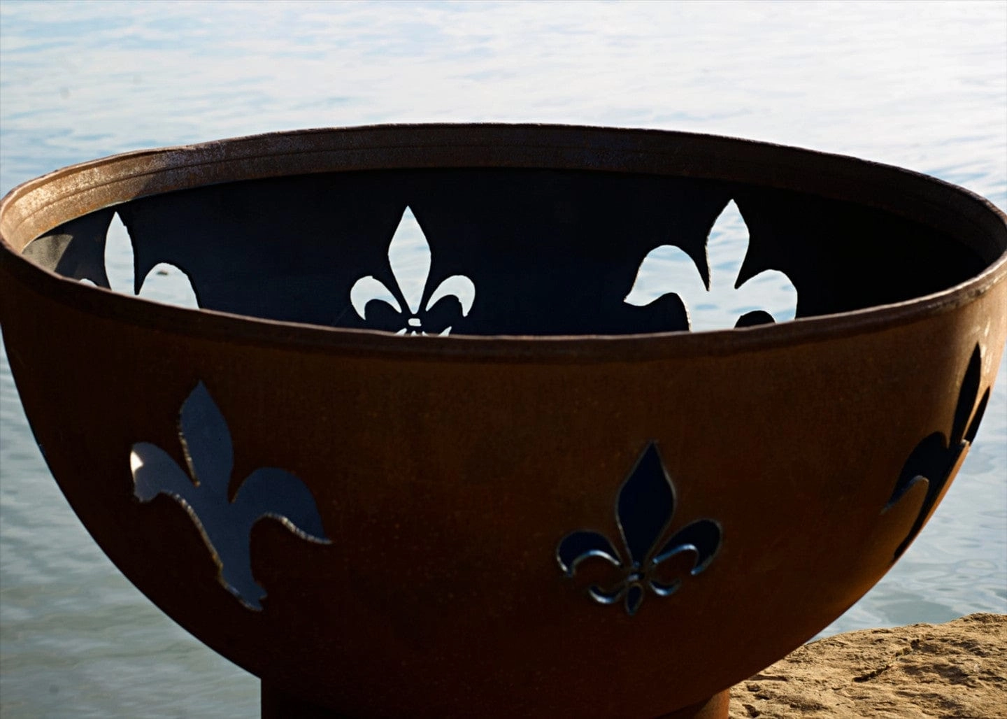 Fire Pit Art Fleur de Lis 36-inch Wood Burning Fire Pit - FDL