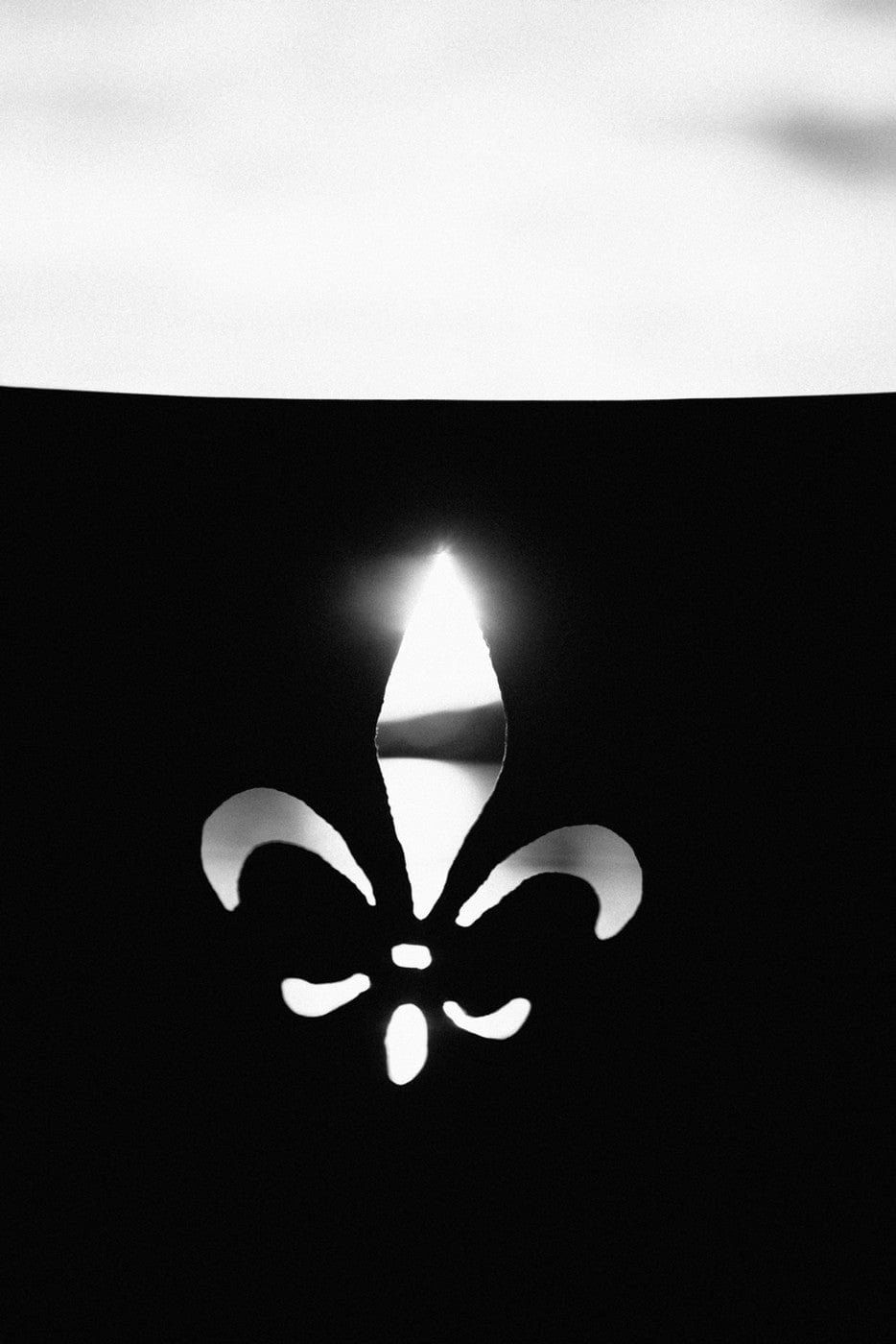 Fire Pit Art Fleur de Lis 36-inch Wood Burning Fire Pit - FDL