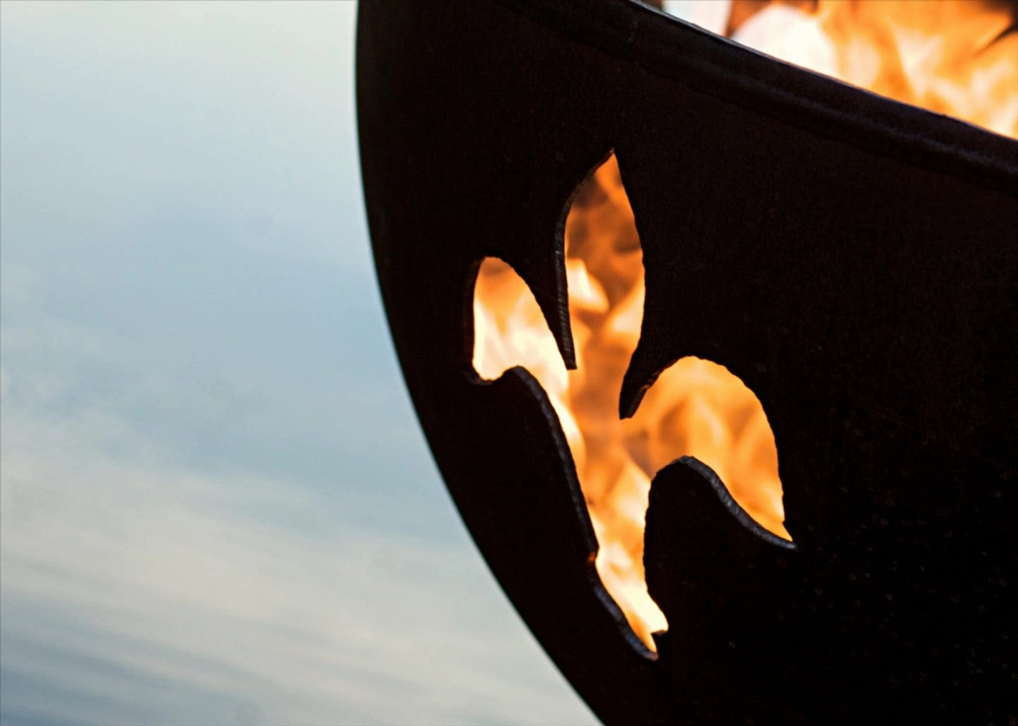 Fire Pit Art Fleur de Lis 36-inch Wood Burning Fire Pit - FDL