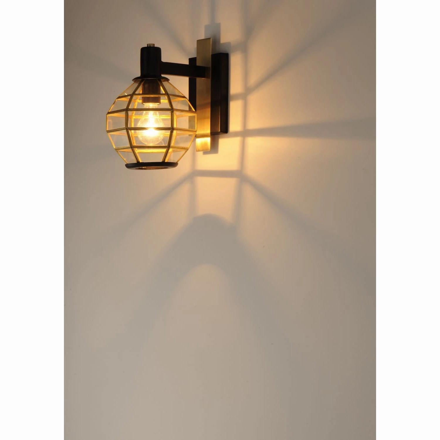 Heirloom Outdoor Wall Light