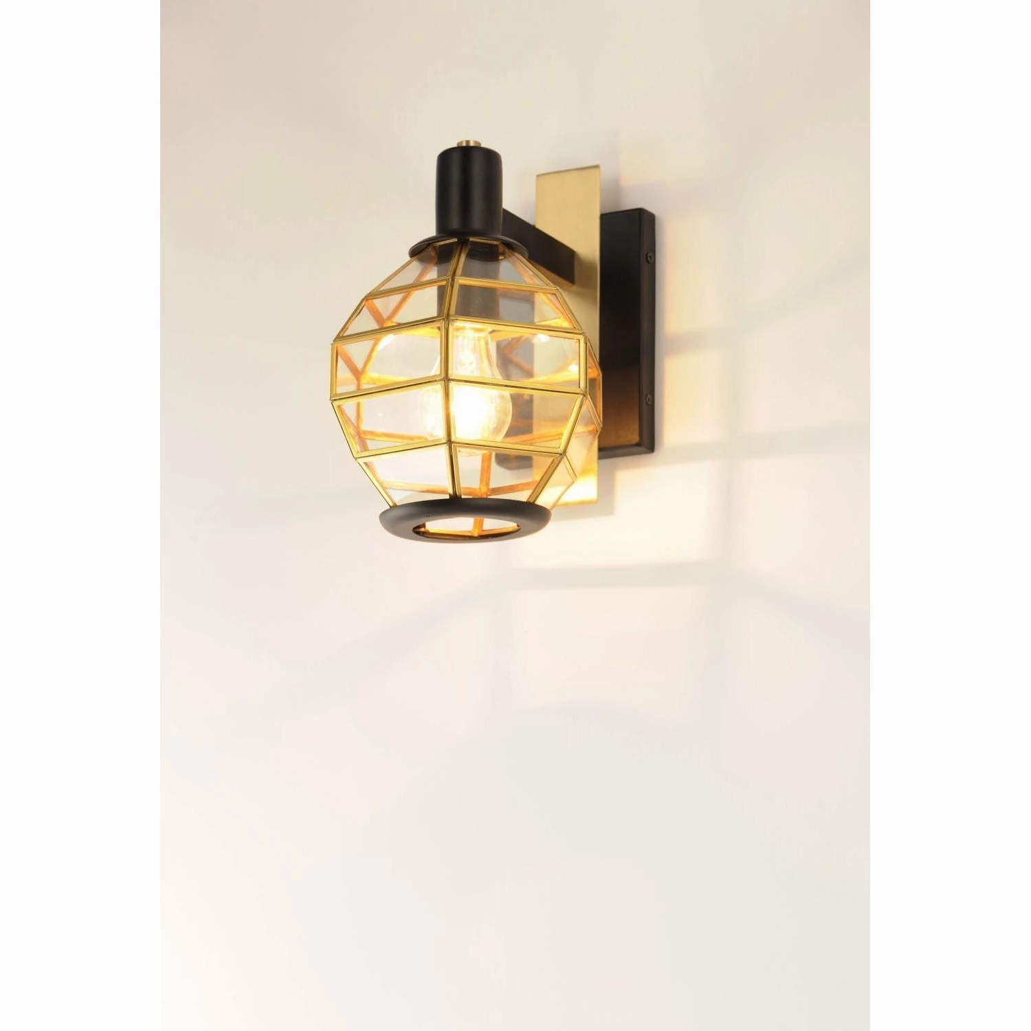 Heirloom Outdoor Wall Light