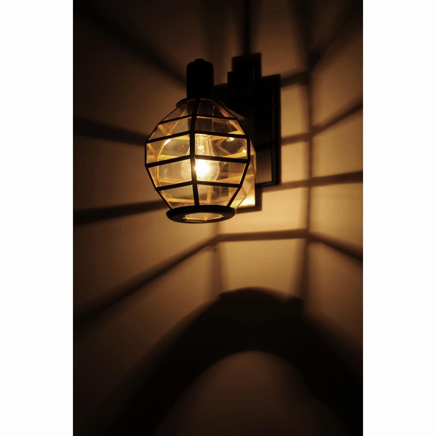 Heirloom Outdoor Wall Light