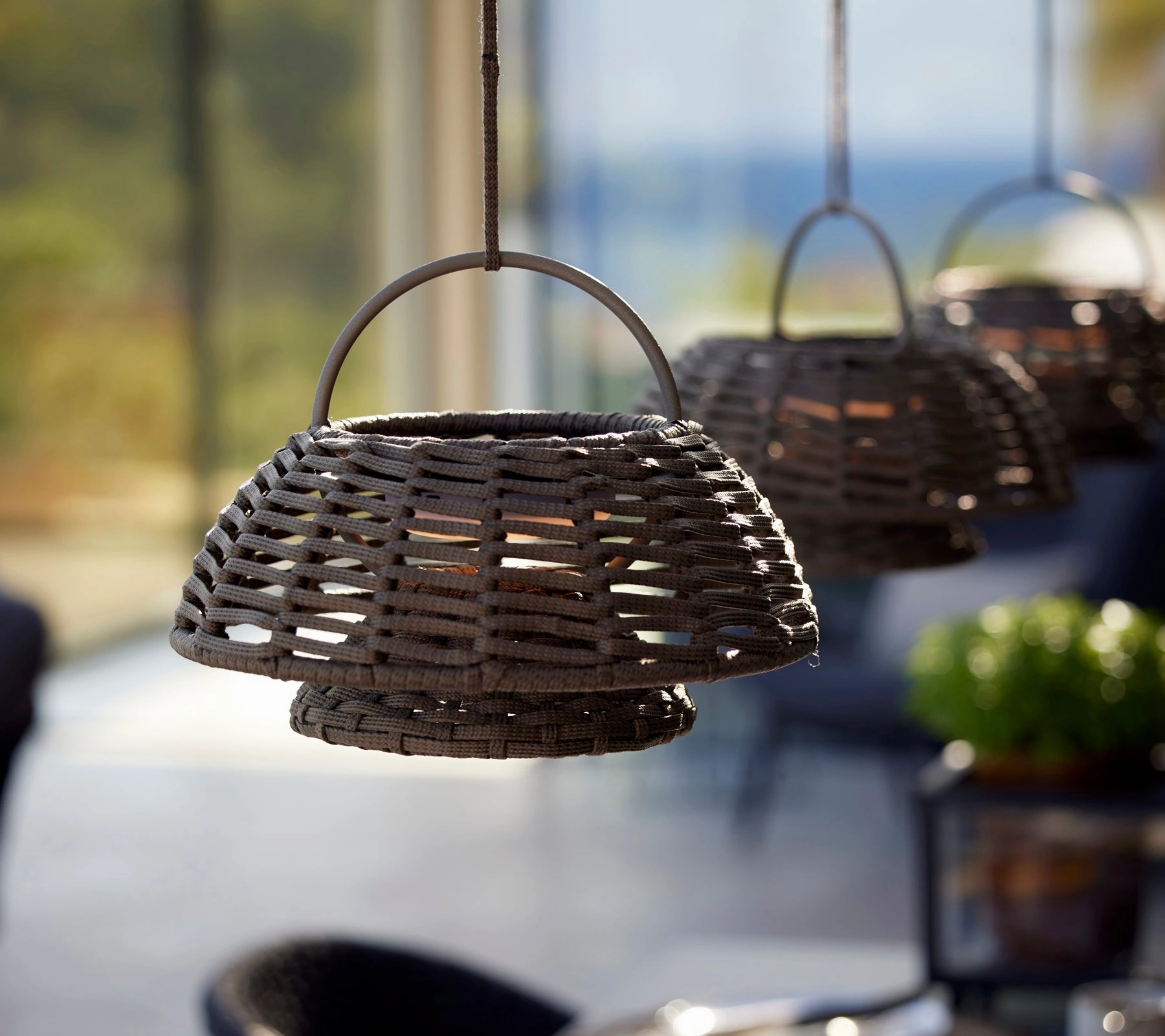 Illusion lamp, hanging / Illusion lamp w/stand