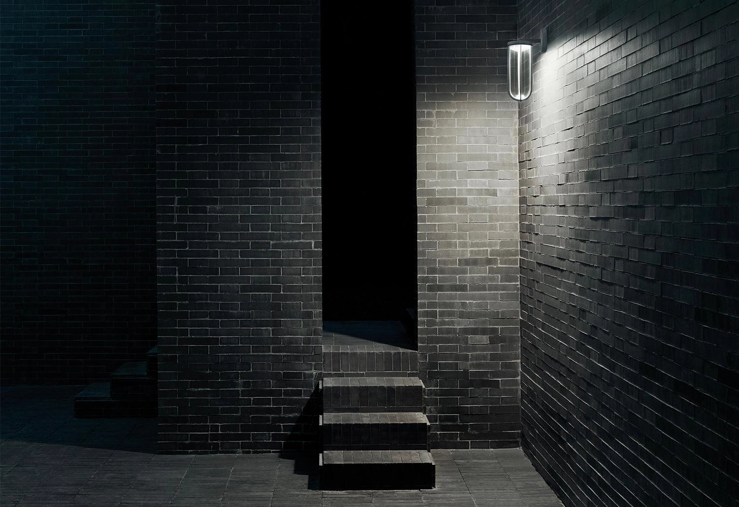 In Vitro Wall Lamp