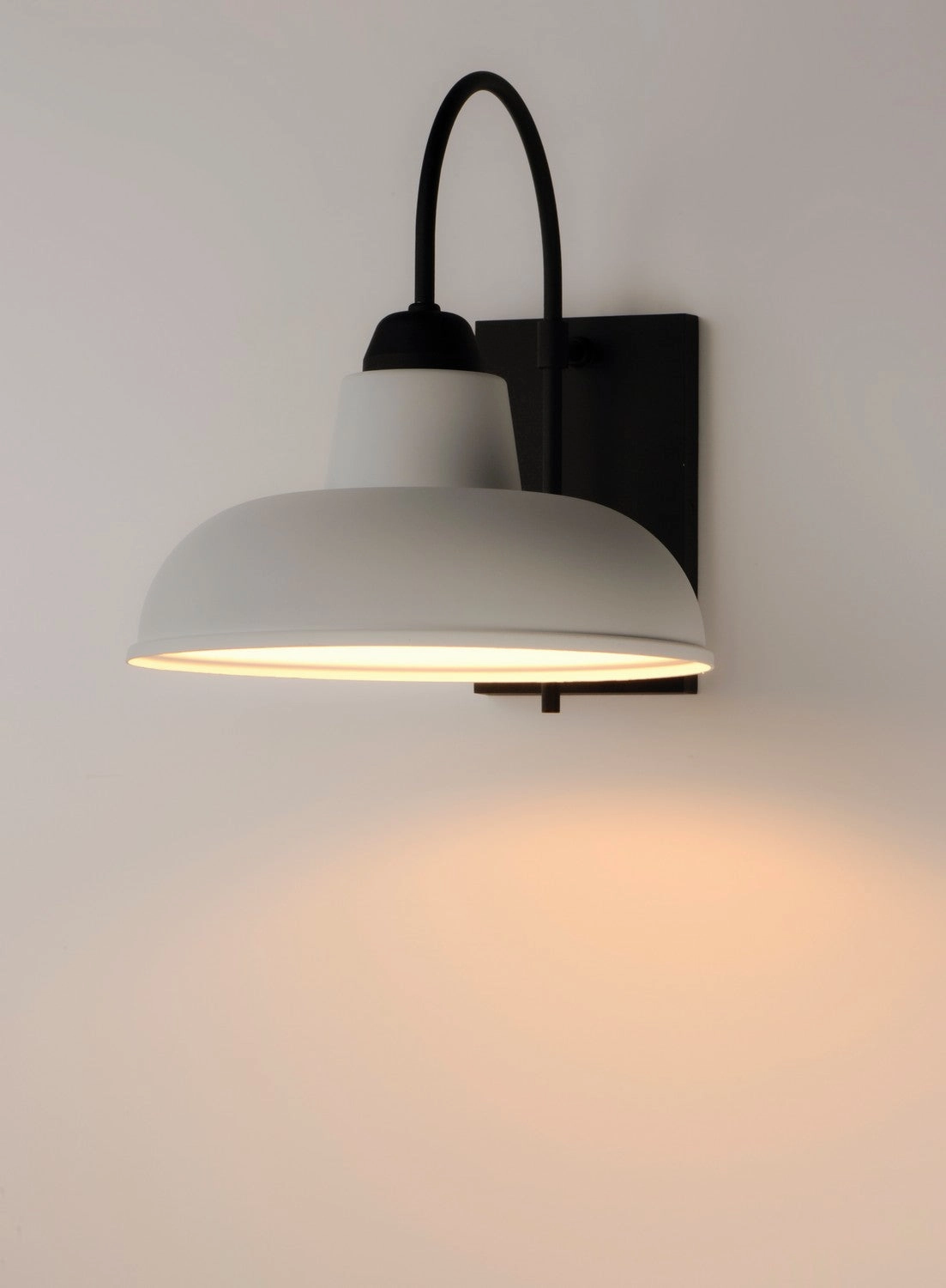 Industrial One Light Outdoor Wall Lantern White / Black