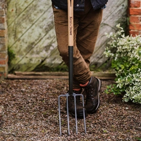 Kent & Stowe Carbon Steel Digging Fork premium quality garden tool set with case