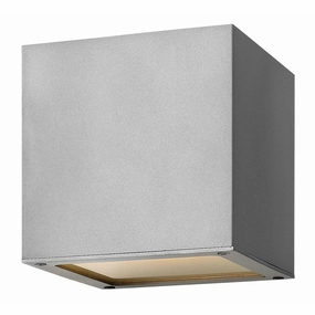 Kube Outdoor Wall LightWeatherproof outdoor lighting