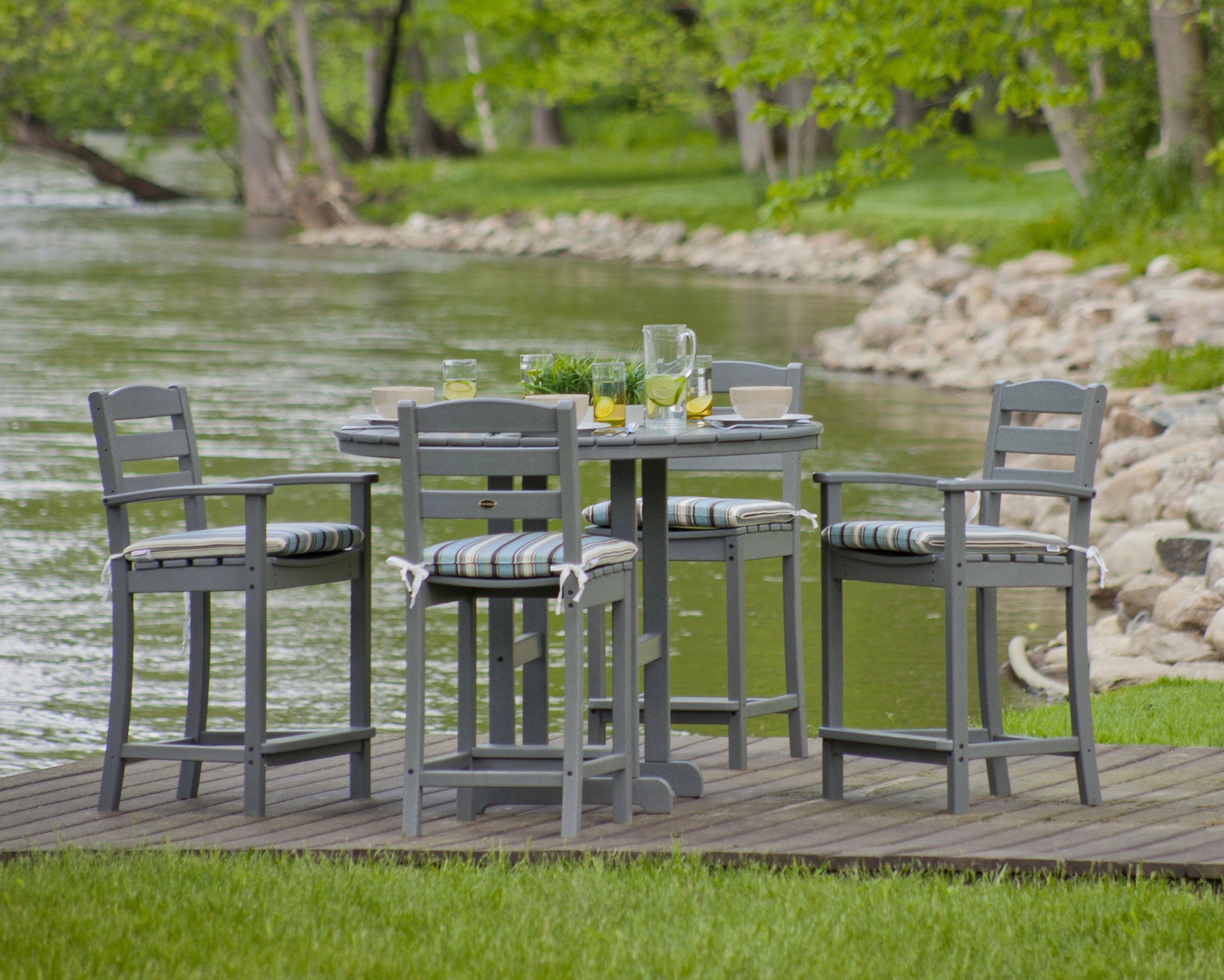 La Casa Caf 5-Piece Round Farmhouse Counter Dining Set