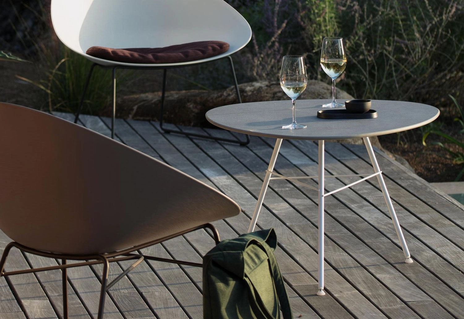 Leaf Outdoor Table | Triangle