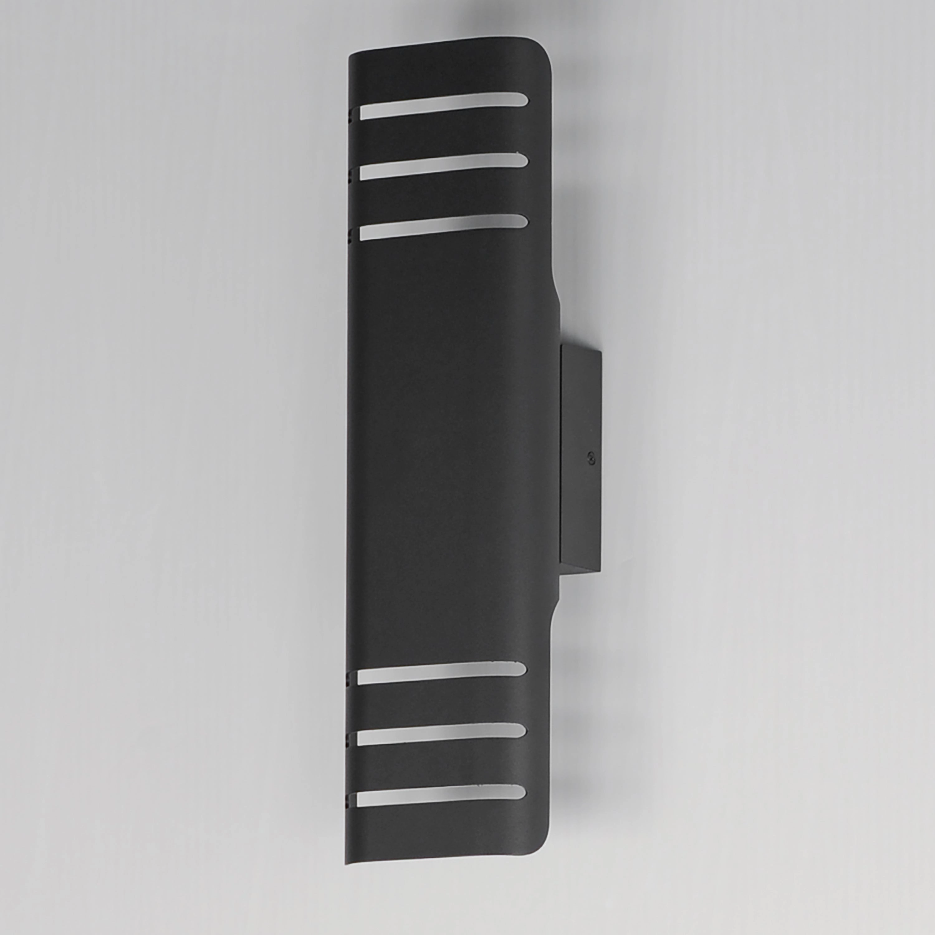Lightray Medium LED Outdoor Wall Lamp