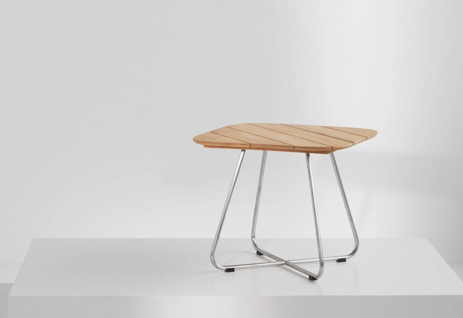 Lilium Lounge Table