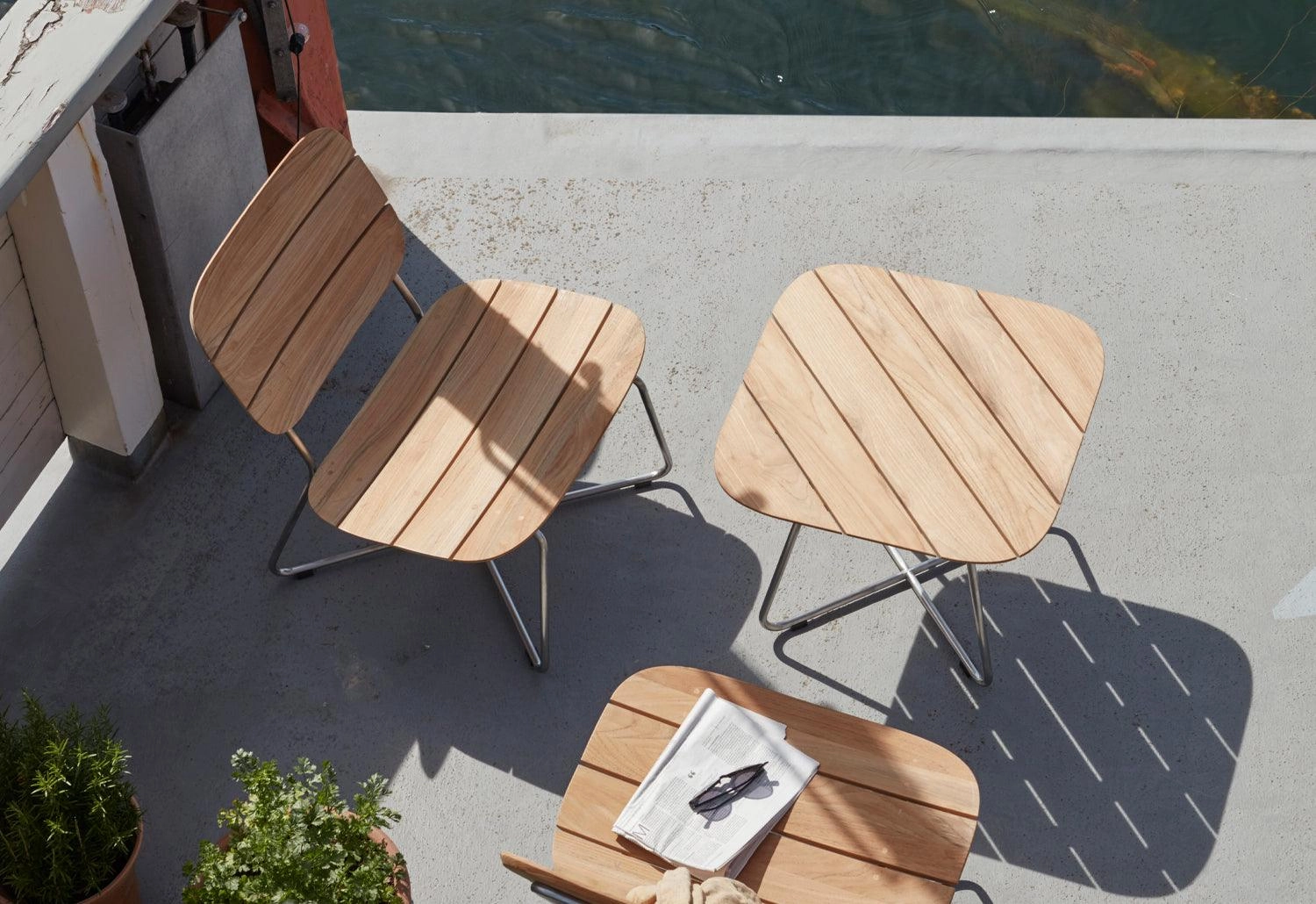 Lilium Lounge Table
