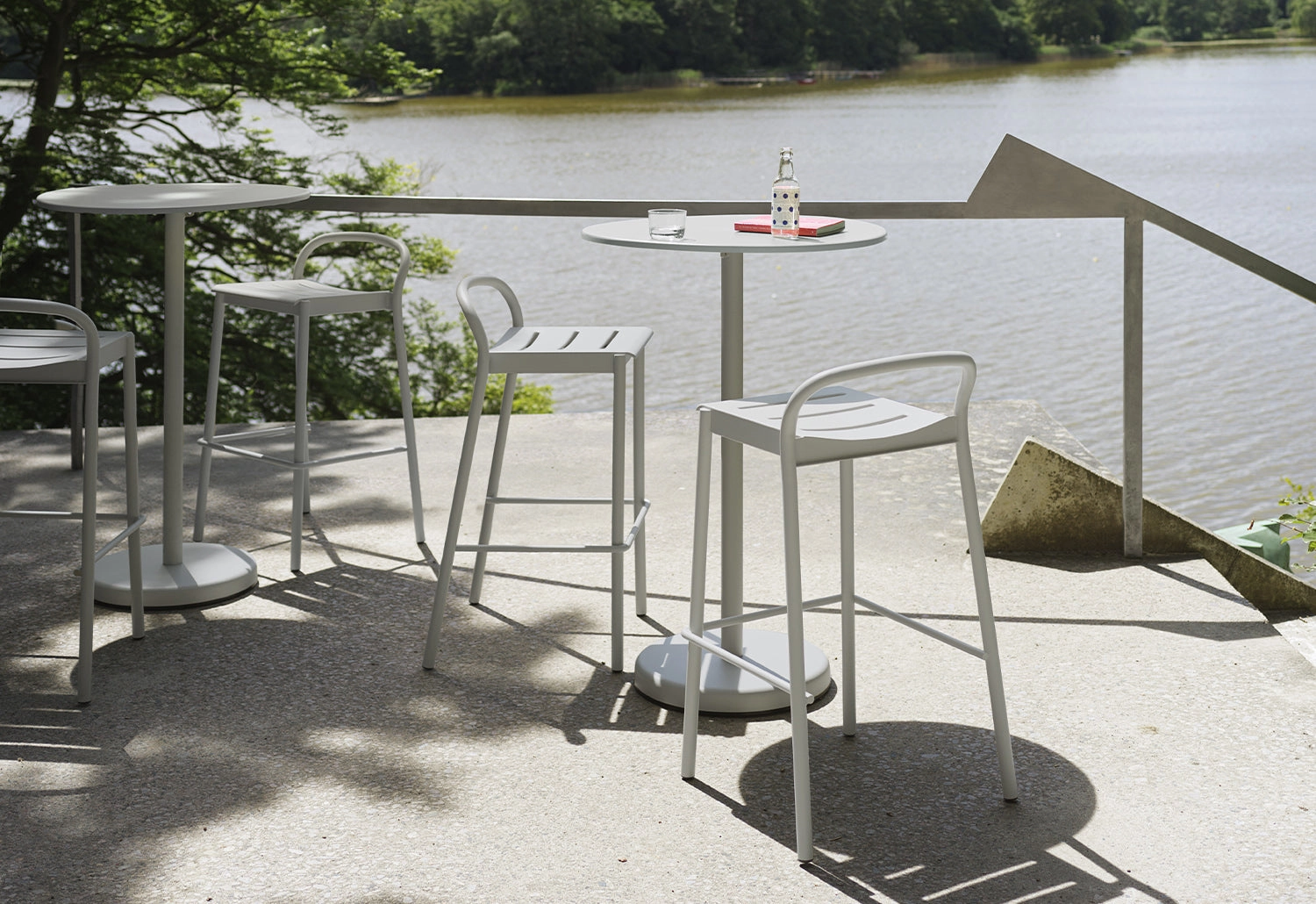 Linear Steel Caf Table | Round