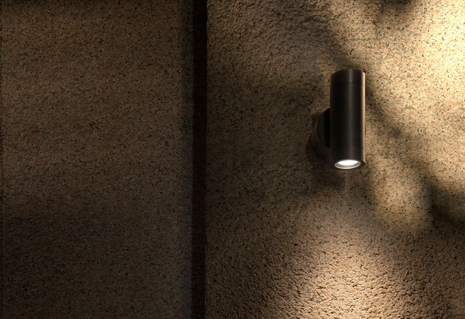 Lux WallWeatherproof outdoor lighting