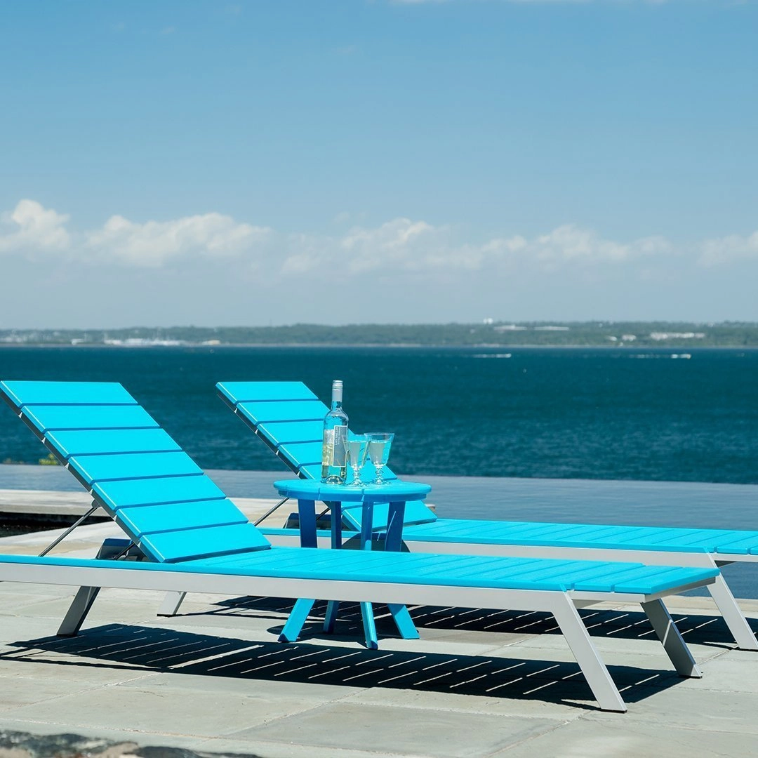 MAD Chaise