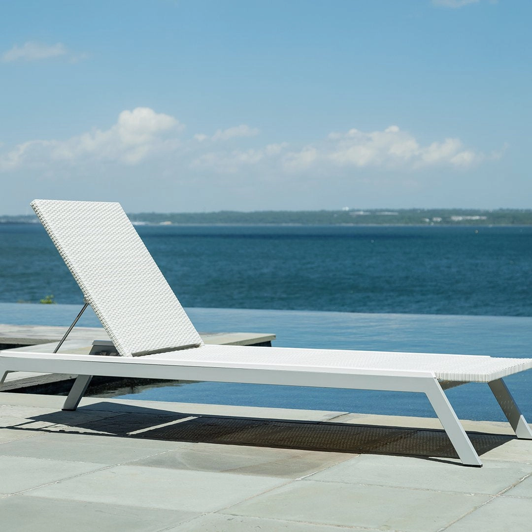 MAD Chaise Woven