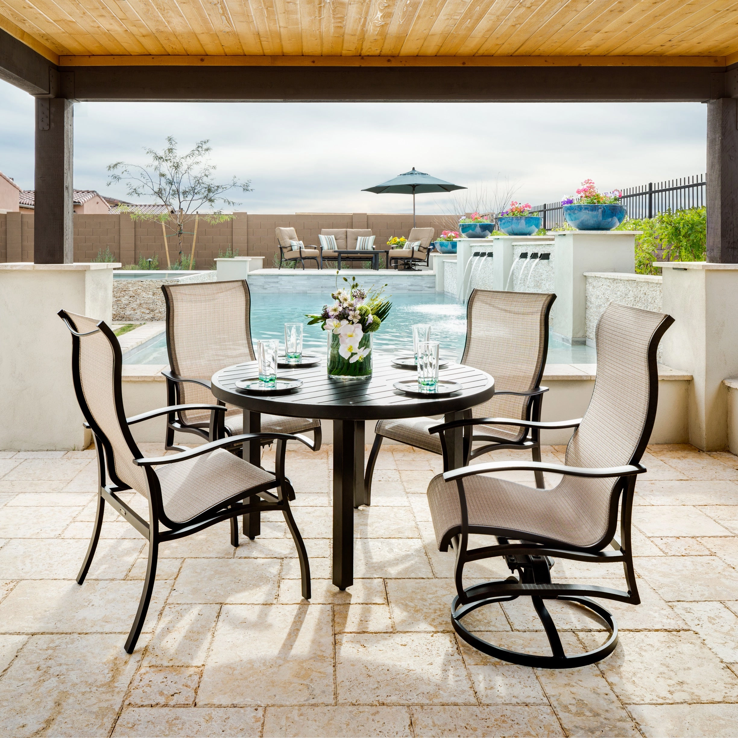 Mallin Trinidad Collection 48" Rd Dining Table