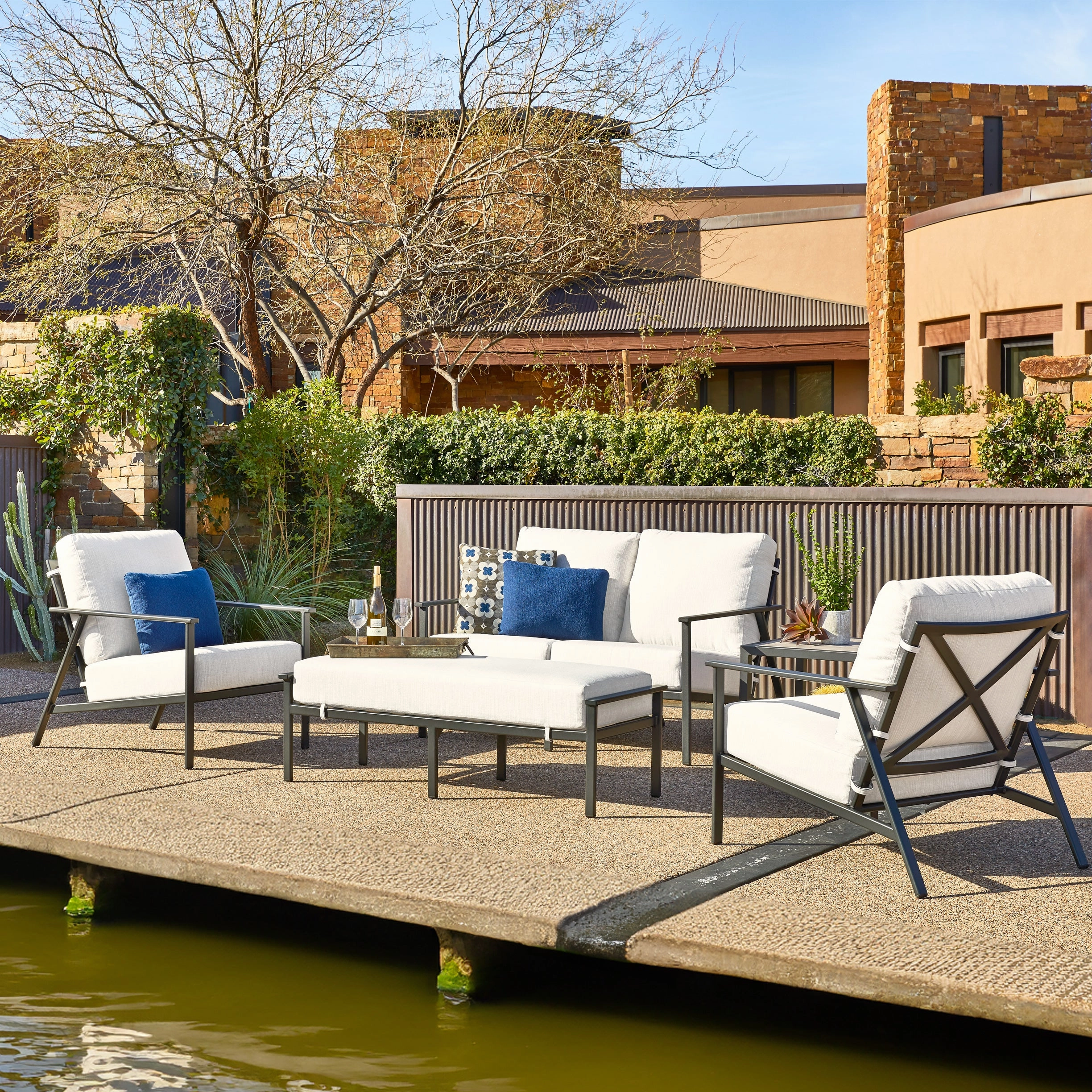 Marin Loveseat