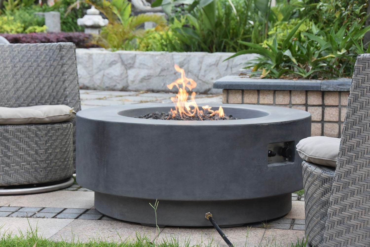 Mauna Kea Concrete Fire Table (Elementi)  Natural Gas