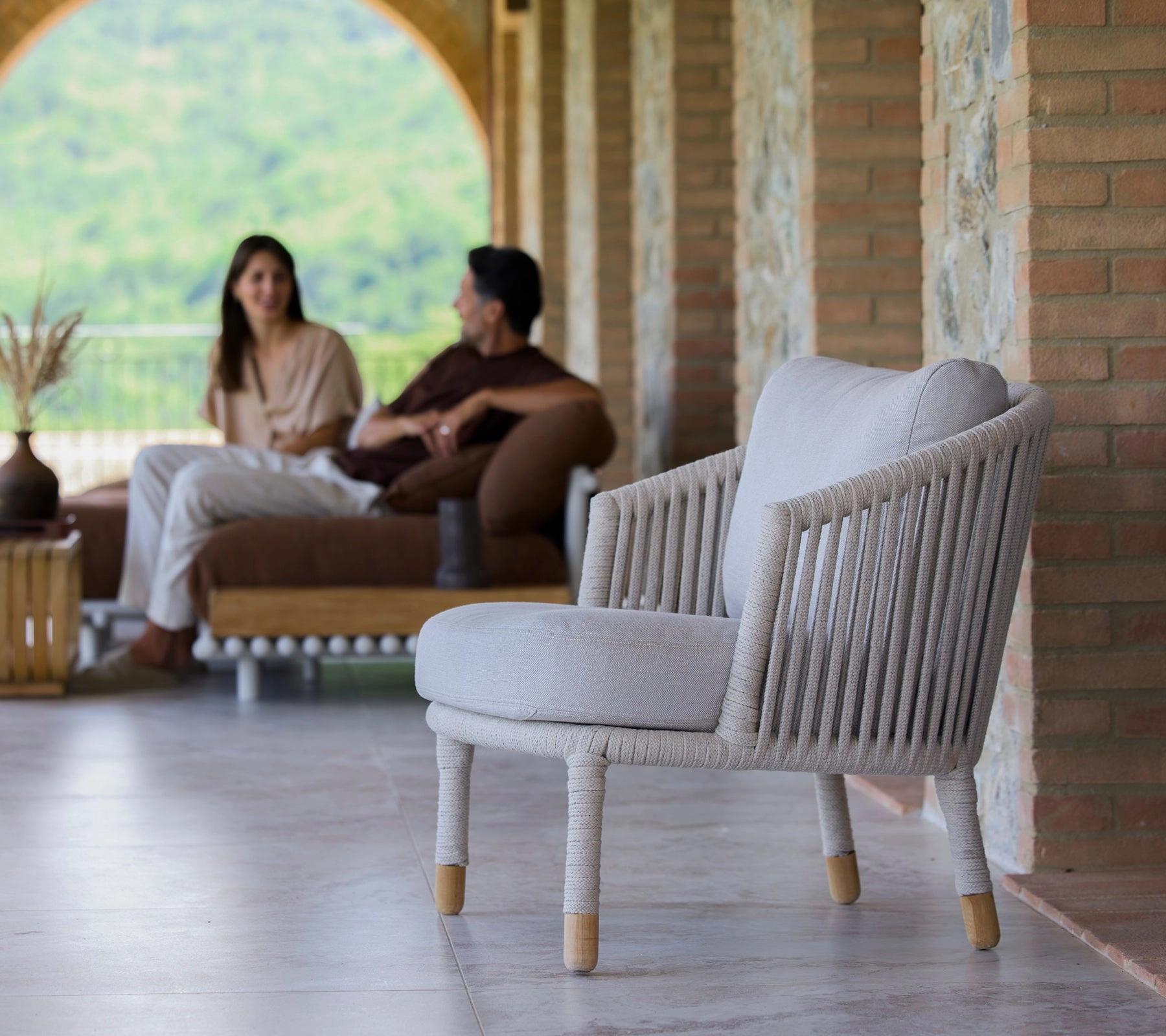 Moments lounge chair