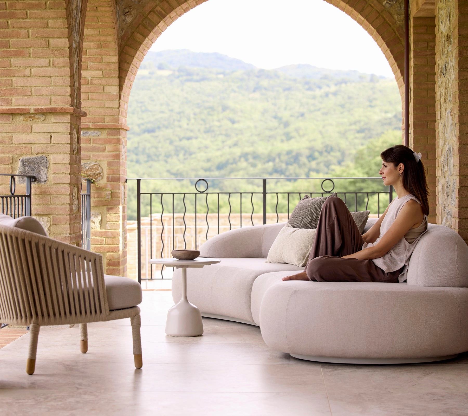 Moments lounge chair