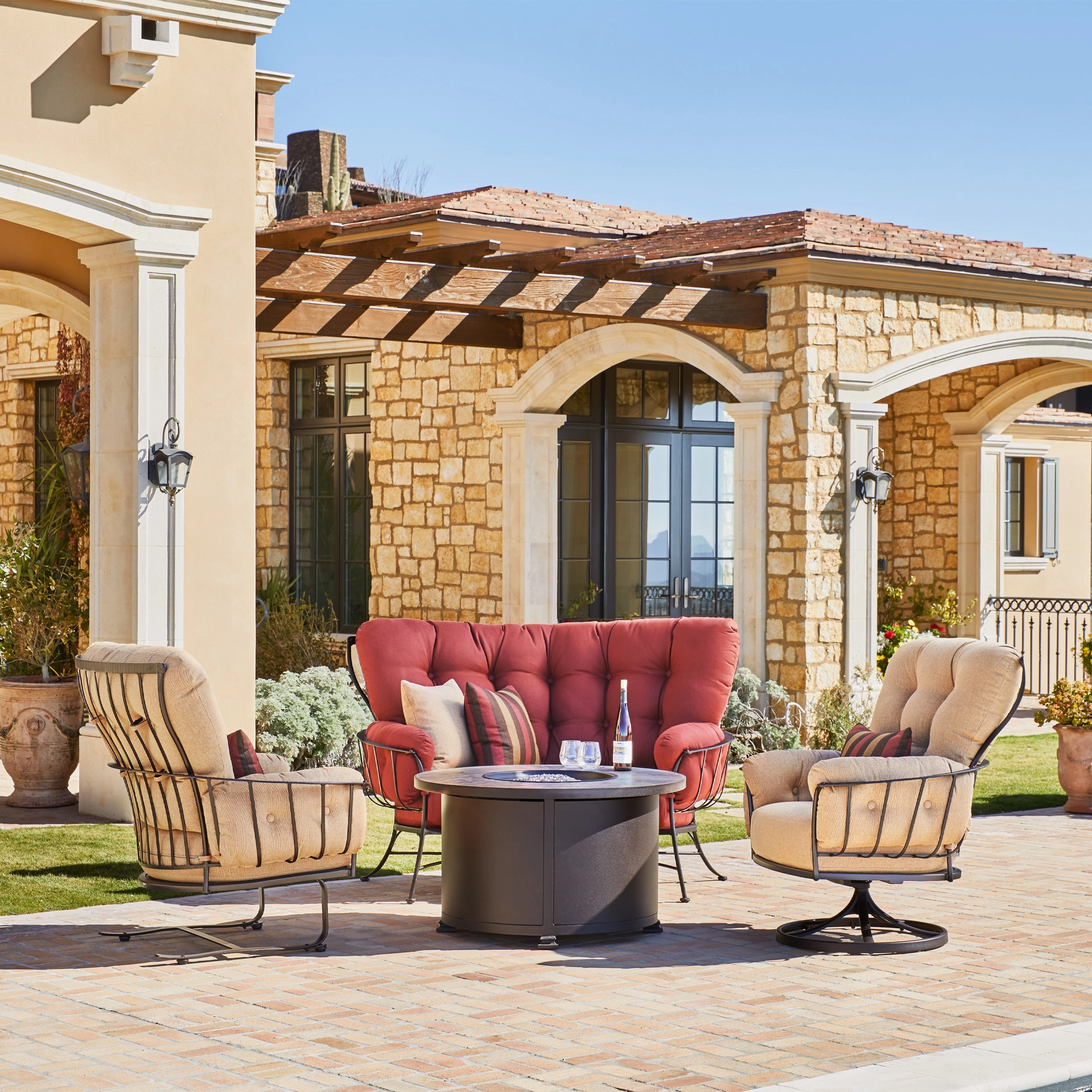 Monterra Curved Loveseat